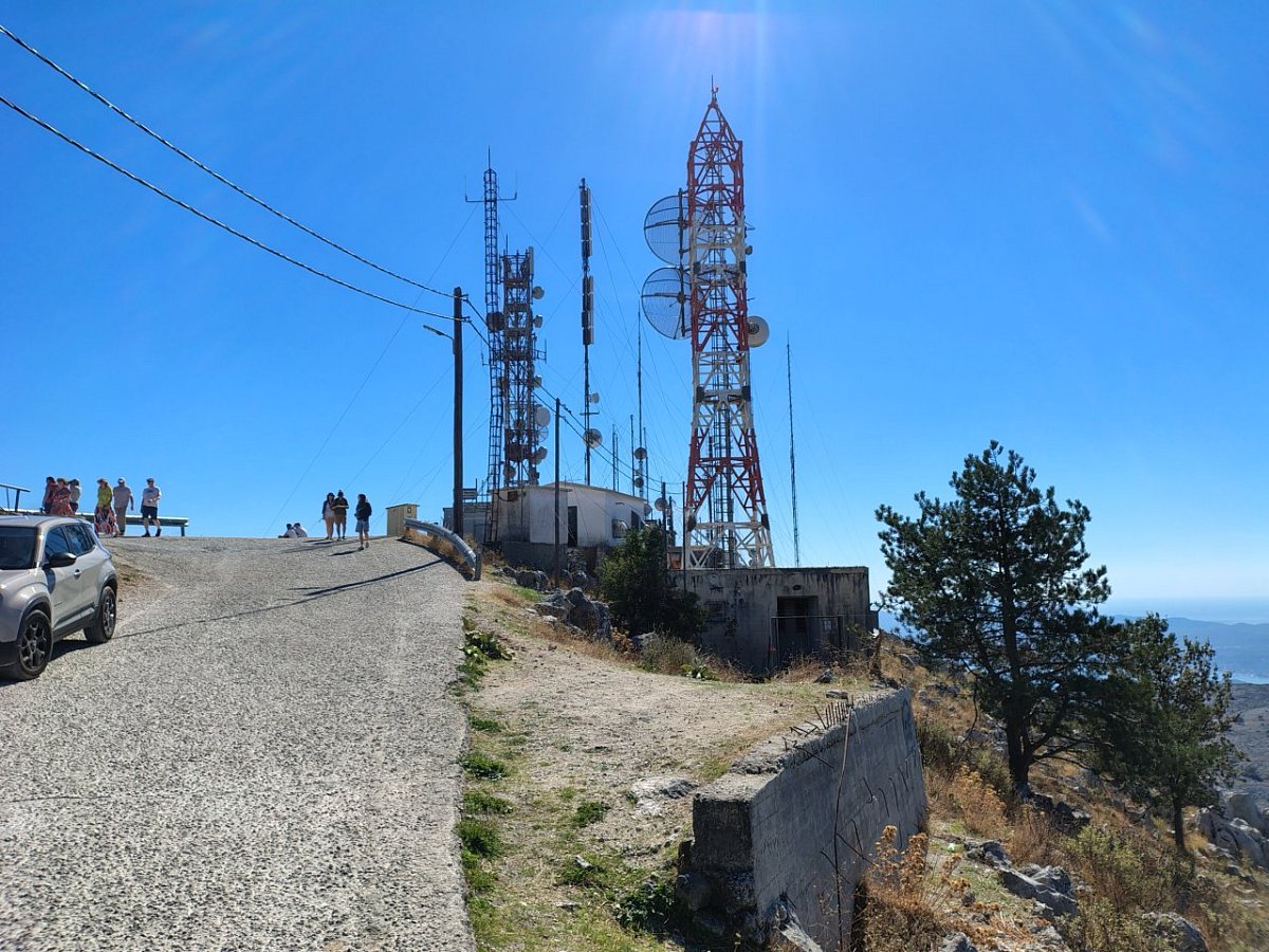 Παντοκράτωρ (906&nbsp;m)