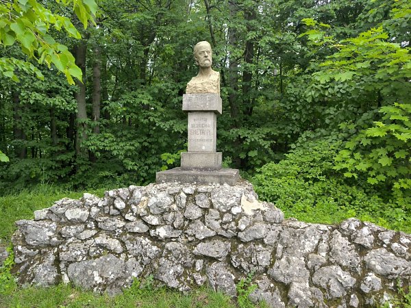 Jurův kámen