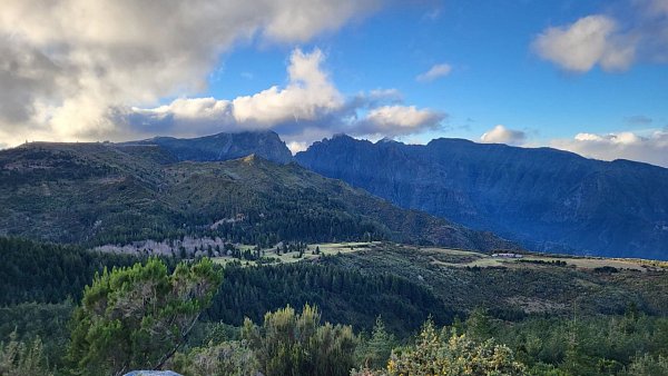 Pico das Cruzes