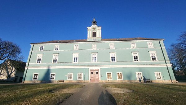 Dačice - zámek