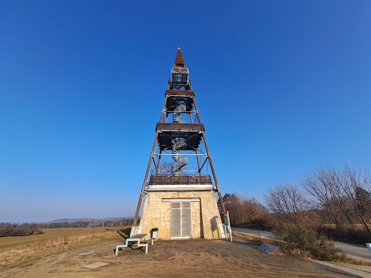 Skřivánek (324 m)