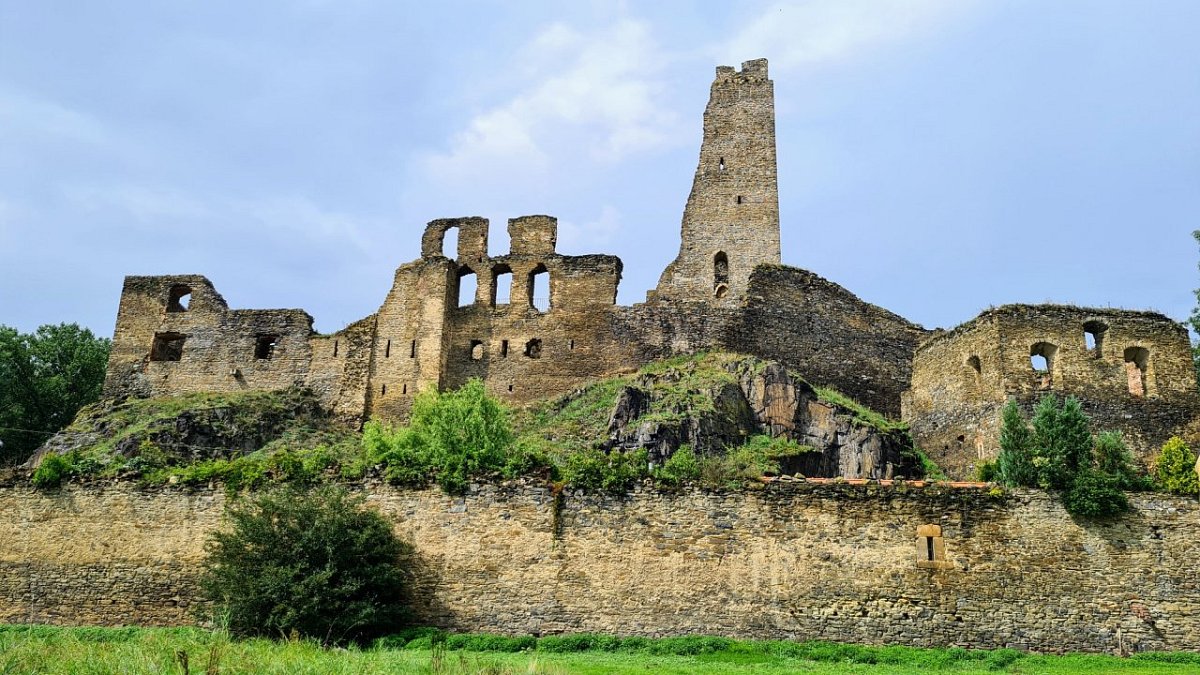 Okoř (275&nbsp;m)