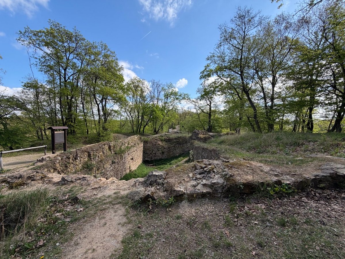 Nový hrad (293&nbsp;m)