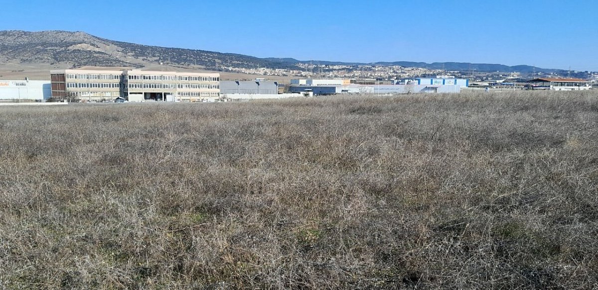 Δυο Τούμπες (136 m)