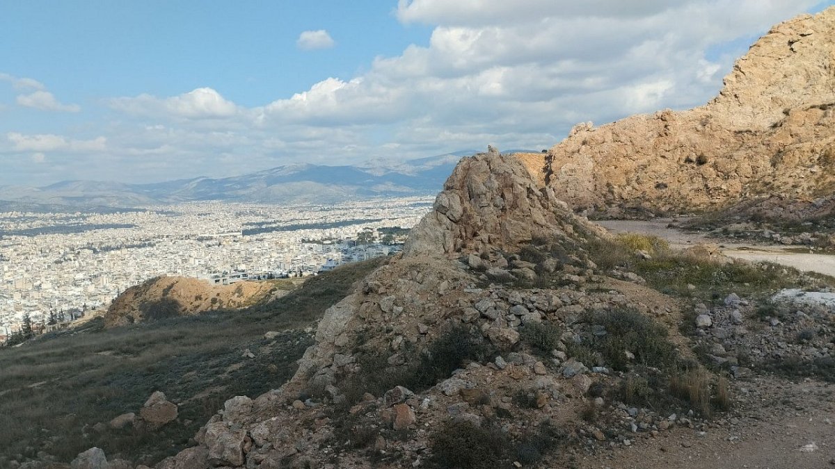 Three Tree Rock (320 m)