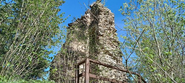 Louzek - hrad