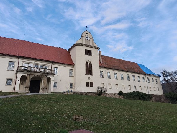 Lomnice - zámek