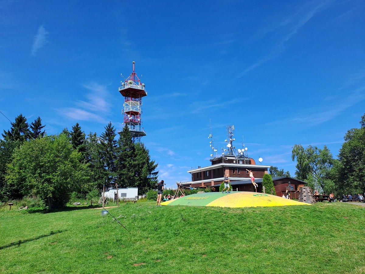 Kozákov (745 m)