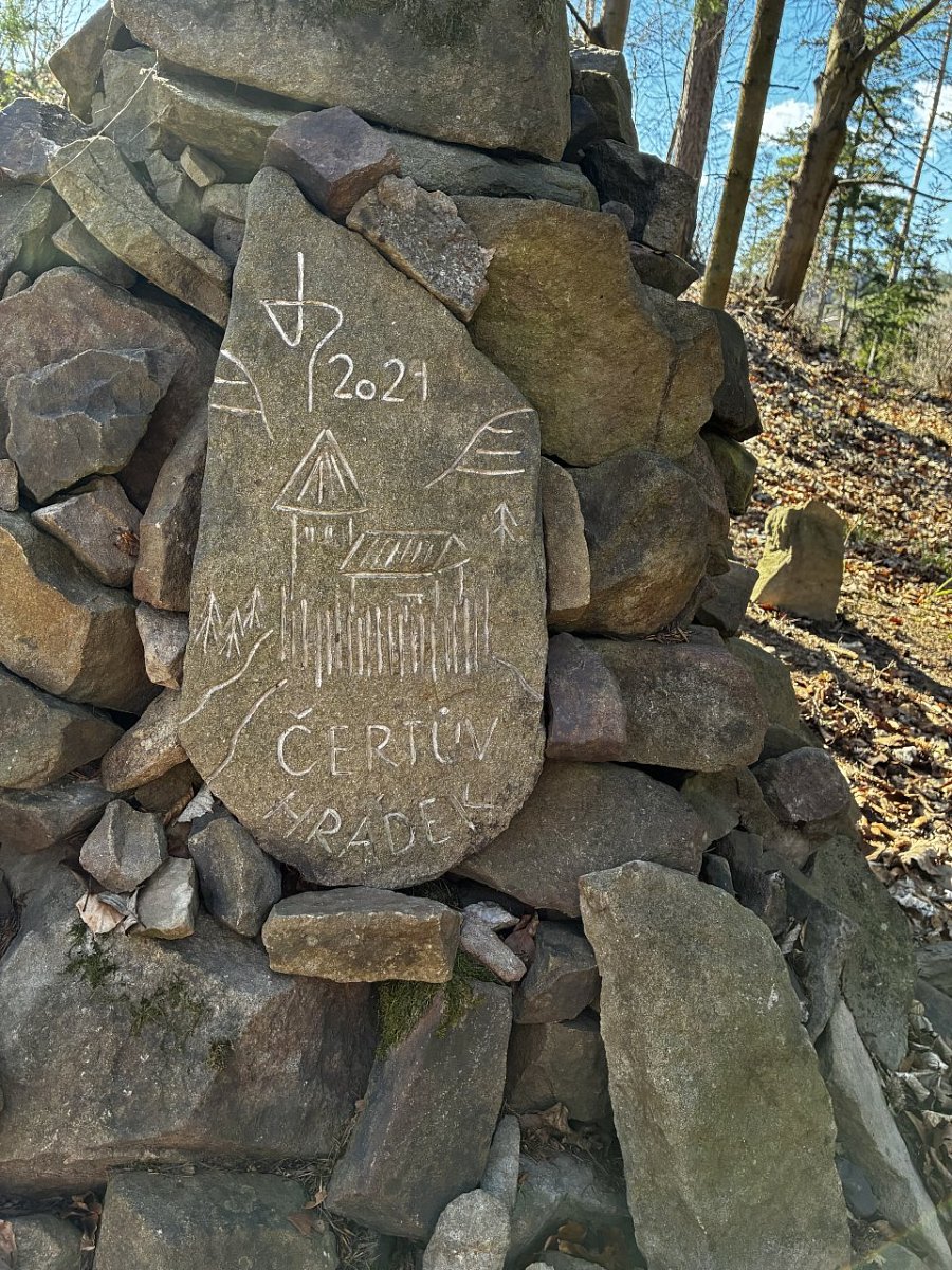 Čertův hrádek - zřícenina hradu (456&nbsp;m)